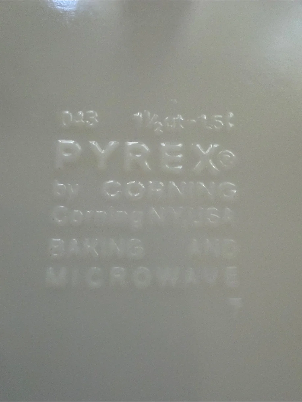 Pyrex Old Orchard Casserole Dish with Brown Lid